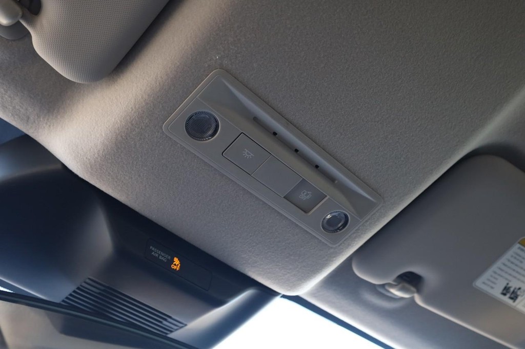 Nissan Kicks Vehicle Image 17