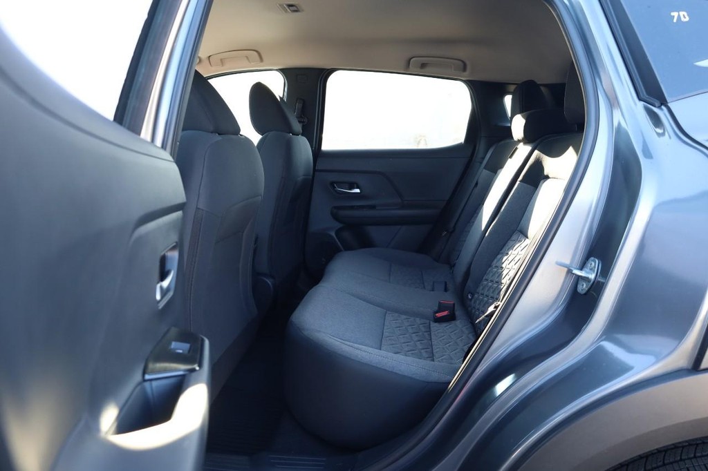 Nissan Kicks Vehicle Image 20