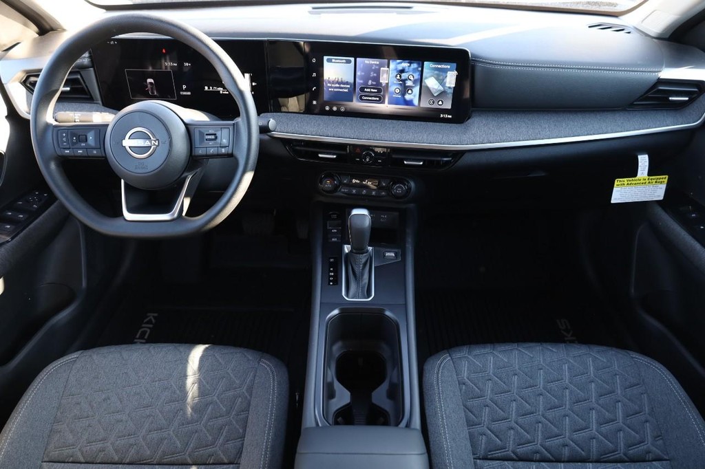 Nissan Kicks Vehicle Image 21