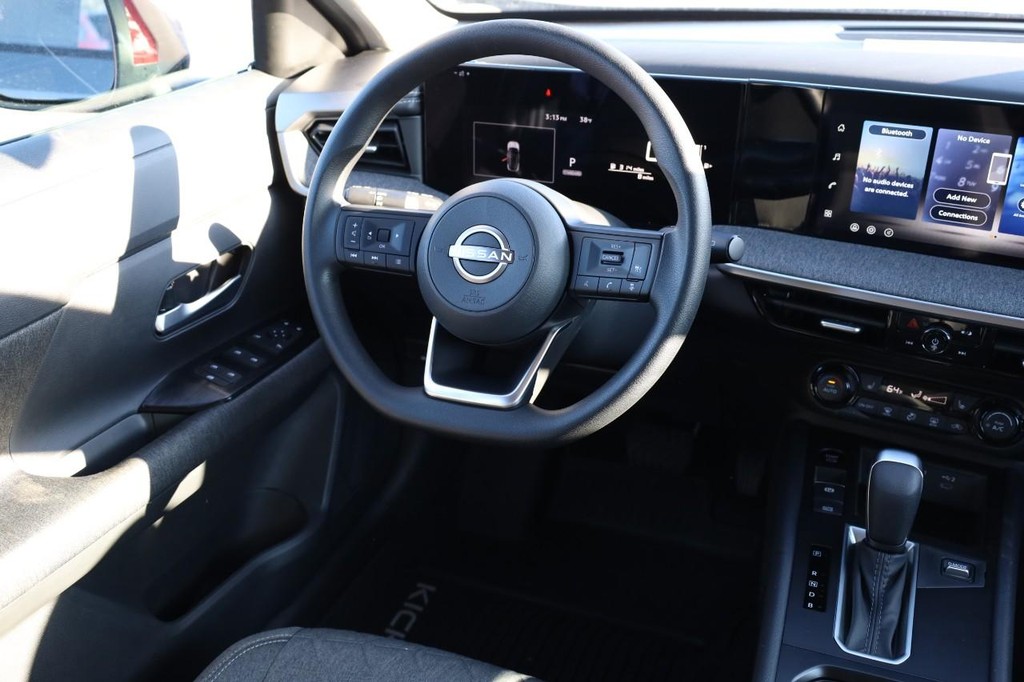 Nissan Kicks Vehicle Image 22