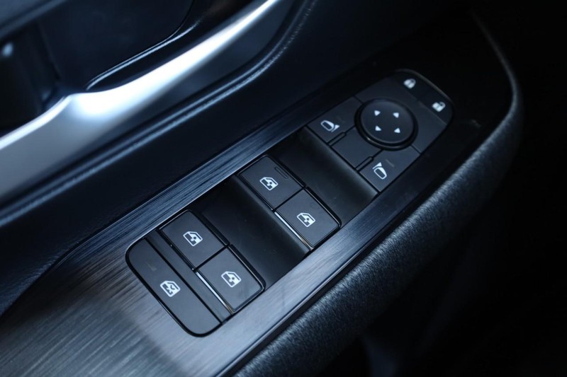 Nissan Kicks Vehicle Image 18