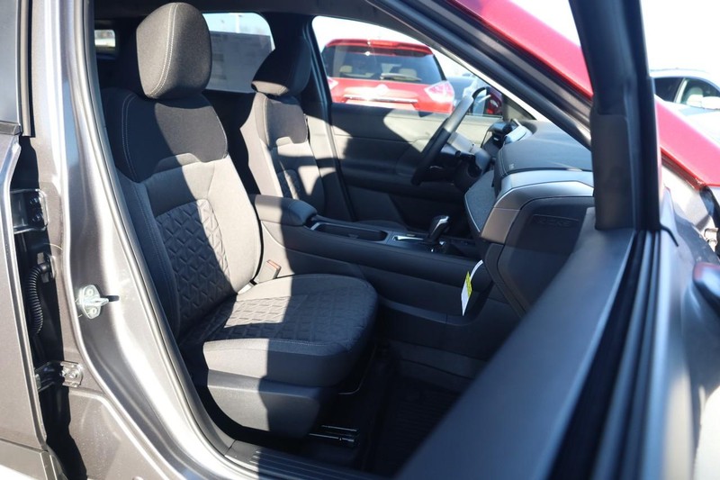 Nissan Kicks Vehicle Image 23