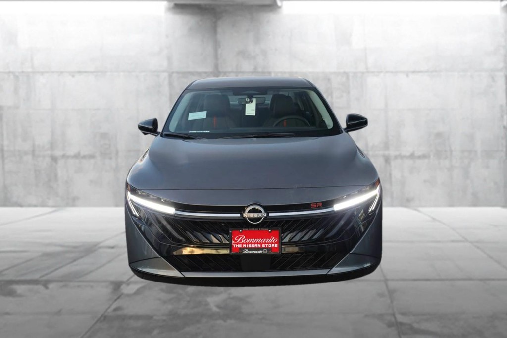 Nissan Sentra Vehicle Image 04