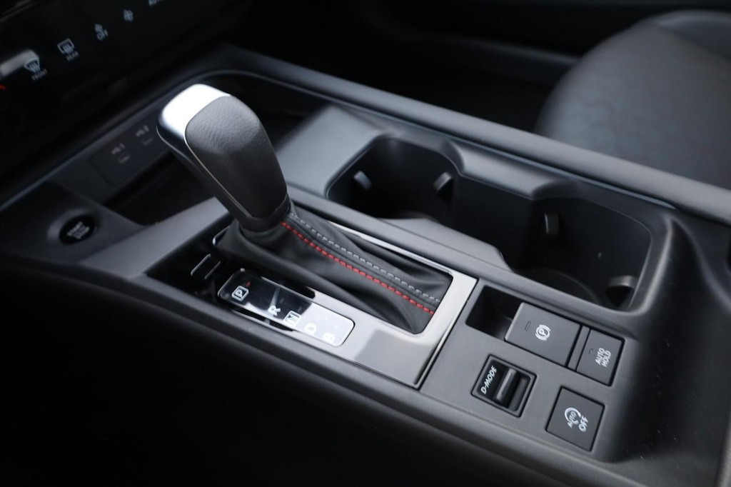 Nissan Sentra Vehicle Image 16