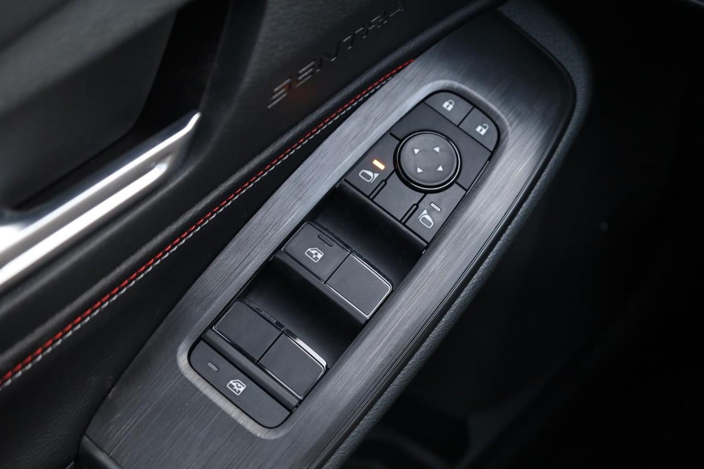 Nissan Sentra Vehicle Image 18