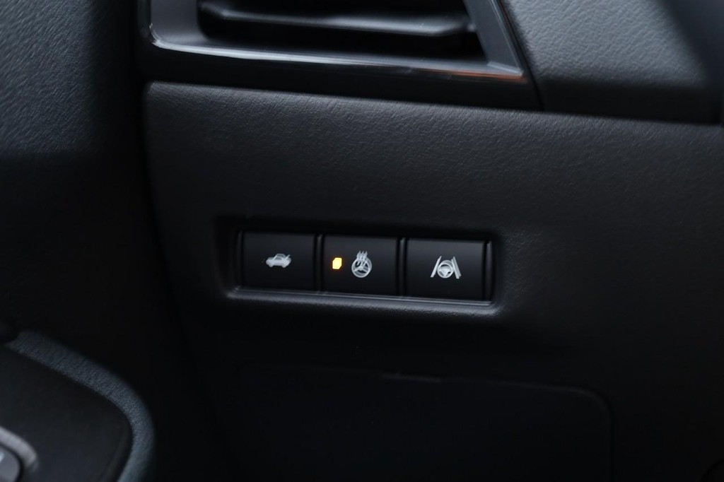 Nissan Sentra Vehicle Image 19