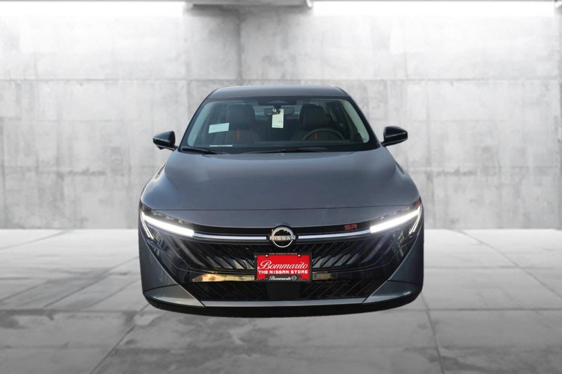 Nissan Sentra Vehicle Image 04