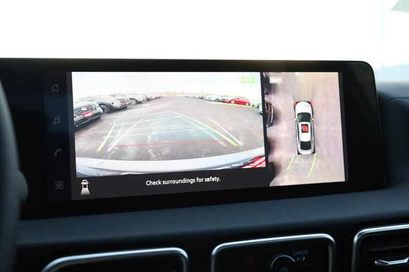 Nissan Sentra Vehicle Image 12