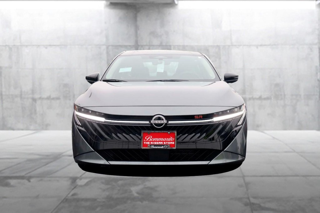 Nissan Sentra Vehicle Image 04