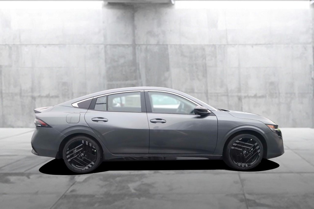 Nissan Sentra Vehicle Image 05