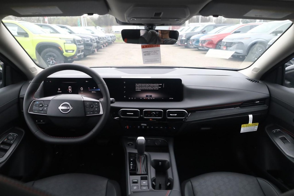 Nissan Sentra Vehicle Image 07