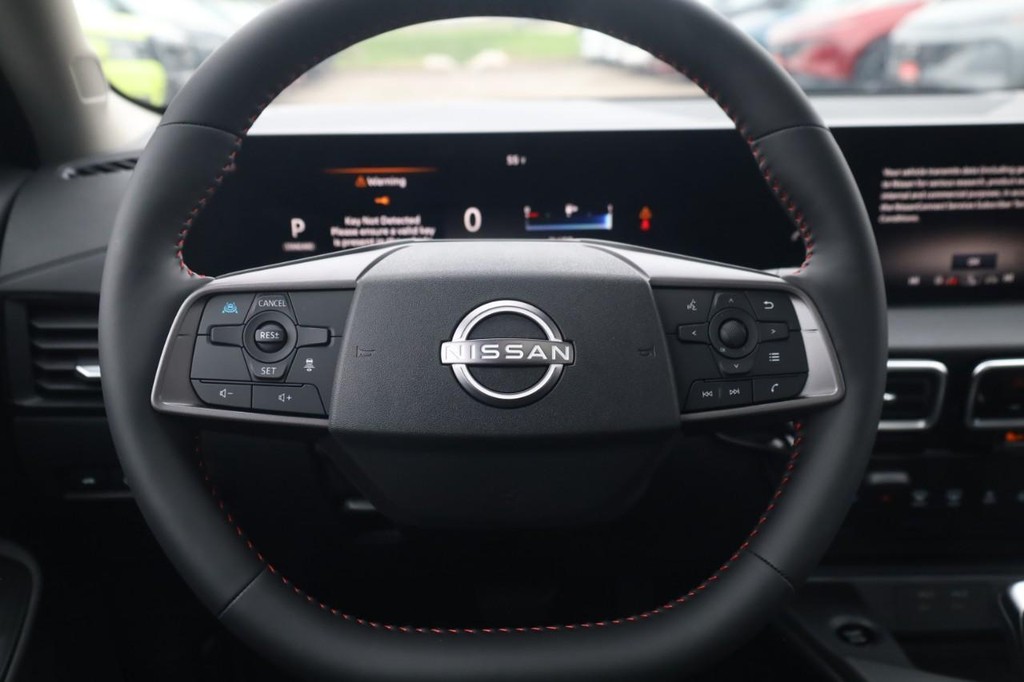 Nissan Sentra Vehicle Image 08