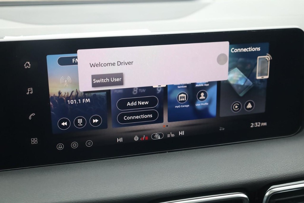 Nissan Sentra Vehicle Image 14