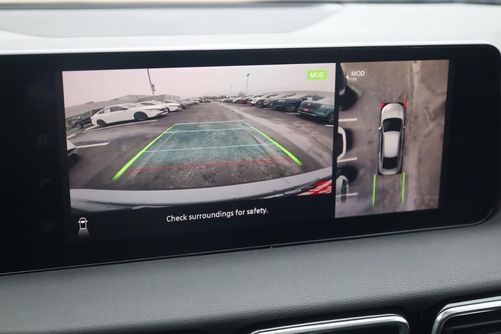 Nissan Sentra Vehicle Image 15