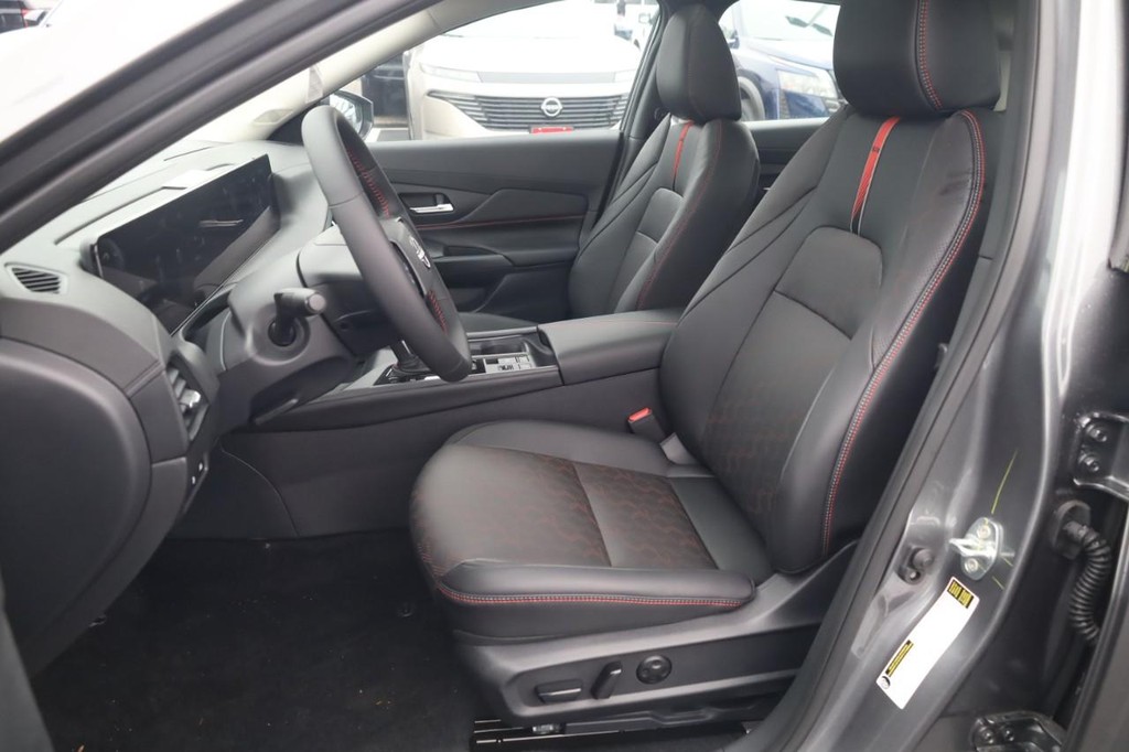 Nissan Sentra Vehicle Image 20