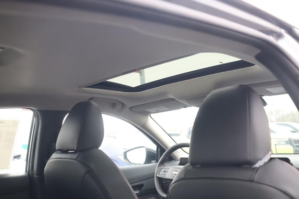 Nissan Sentra Vehicle Image 23