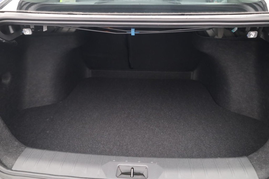 Nissan Sentra Vehicle Image 24