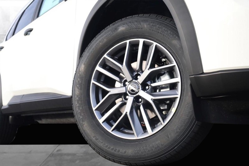 Nissan Rogue Vehicle Image 03