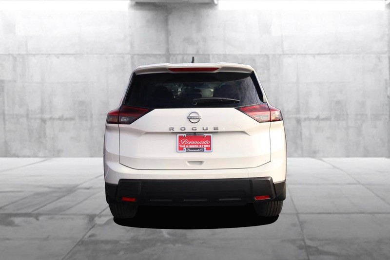 Nissan Rogue Vehicle Image 06