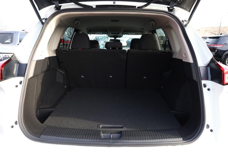 Nissan Rogue Vehicle Image 07