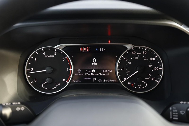 Nissan Rogue Vehicle Image 10