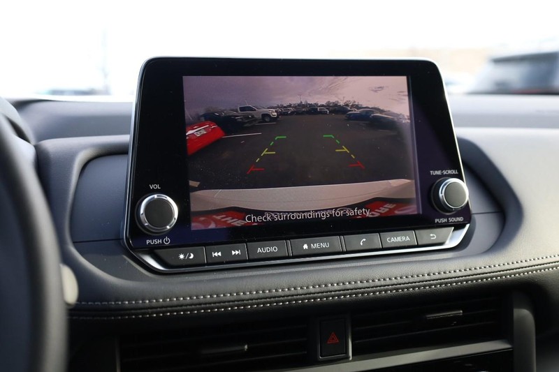 Nissan Rogue Vehicle Image 12