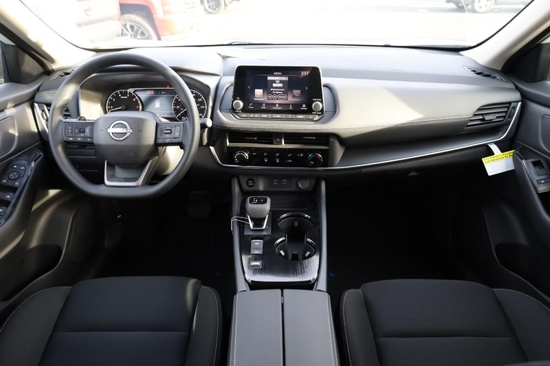 Nissan Rogue Vehicle Image 21