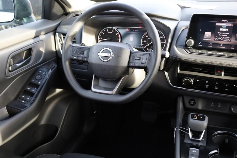 Nissan Rogue Vehicle Image 22