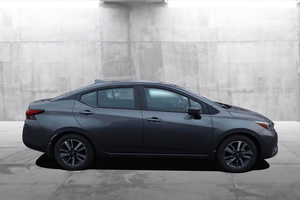 Nissan Versa Vehicle Image 05