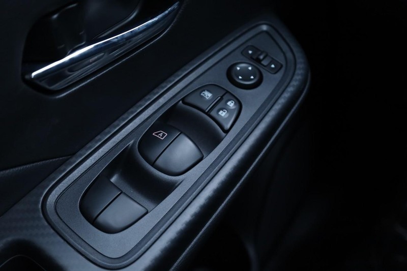 Nissan Versa Vehicle Image 17