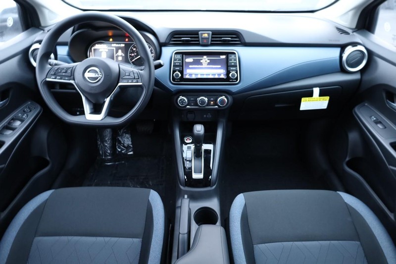Nissan Versa Vehicle Image 21