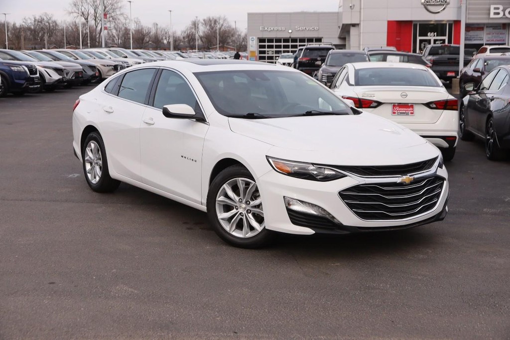 Chevrolet Malibu Vehicle Full-screen Gallery Image 12