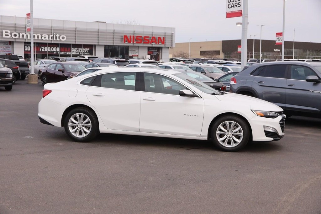 Chevrolet Malibu Vehicle Full-screen Gallery Image 15