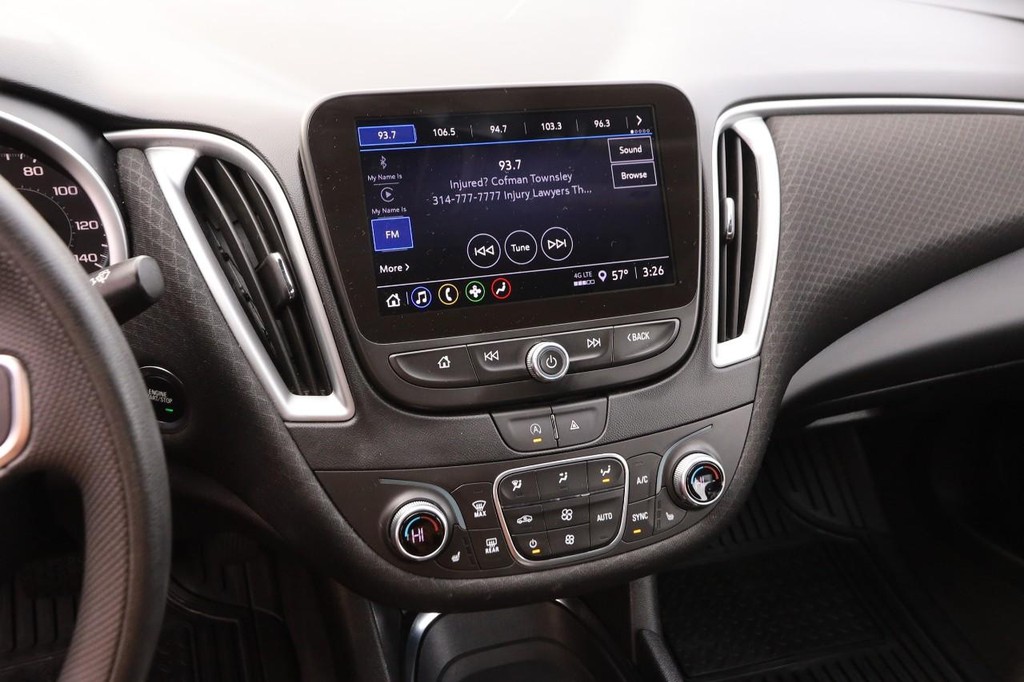 Chevrolet Malibu Vehicle Full-screen Gallery Image 22