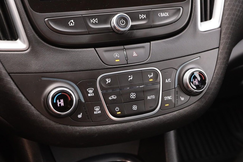 Chevrolet Malibu Vehicle Full-screen Gallery Image 25