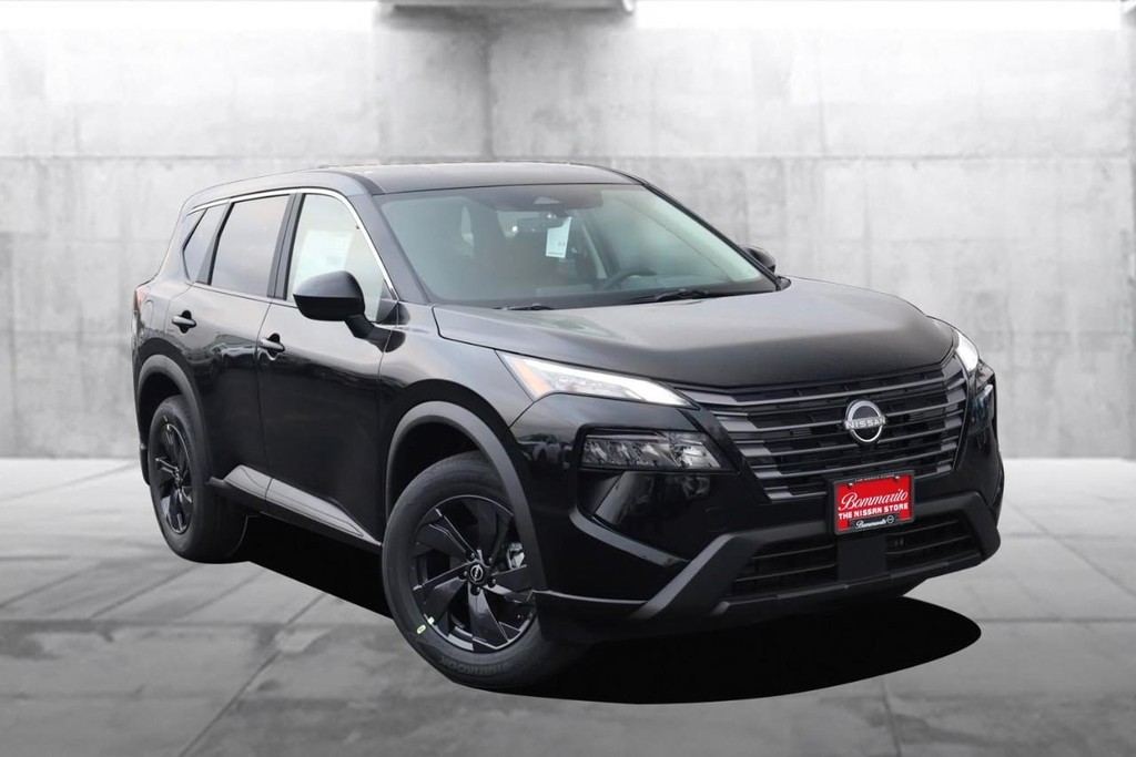 Nissan Rogue Vehicle Image 02