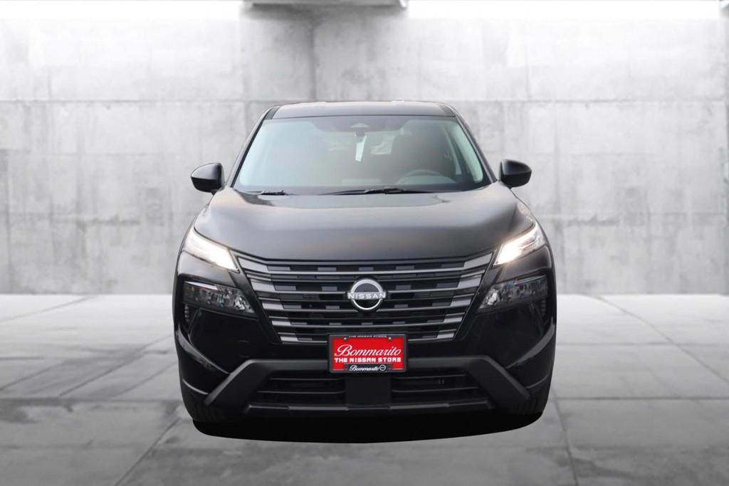 Nissan Rogue Vehicle Image 04