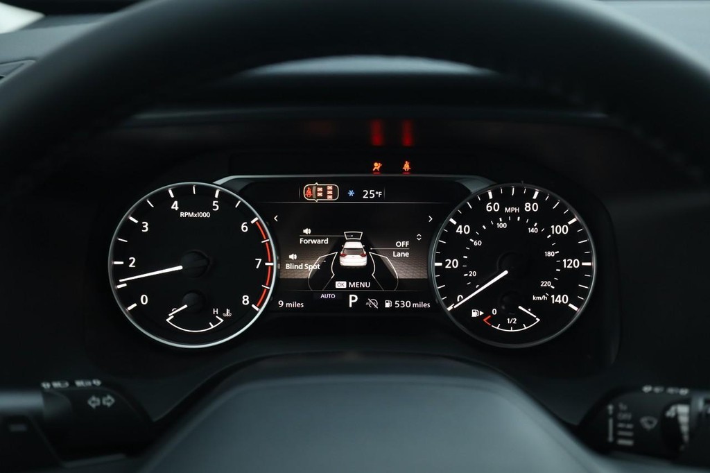 Nissan Rogue Vehicle Image 10