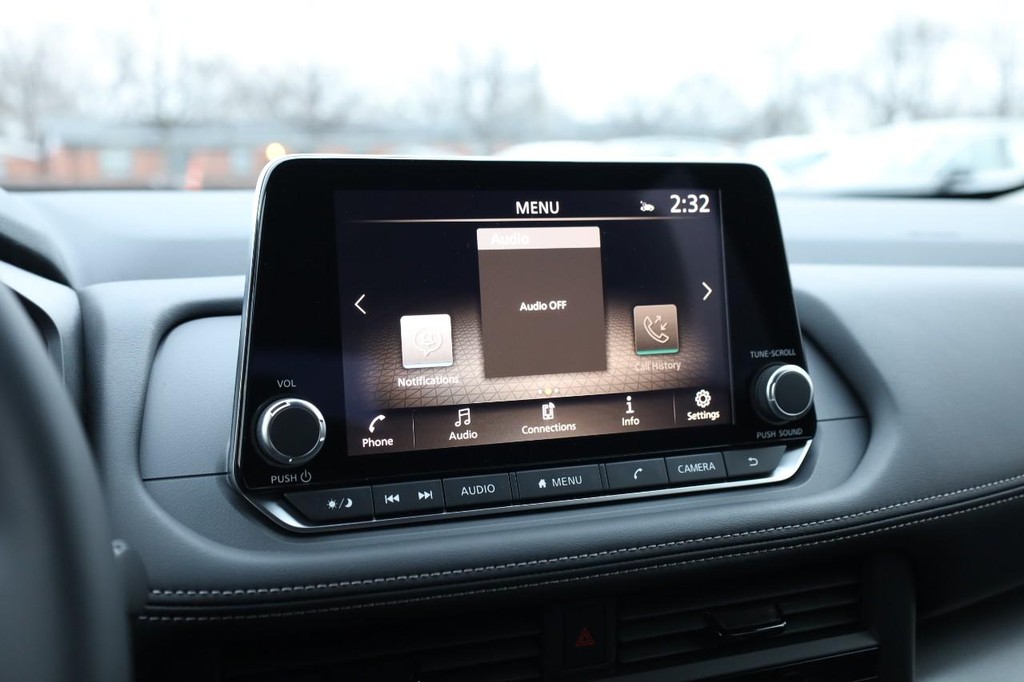 Nissan Rogue Vehicle Image 11