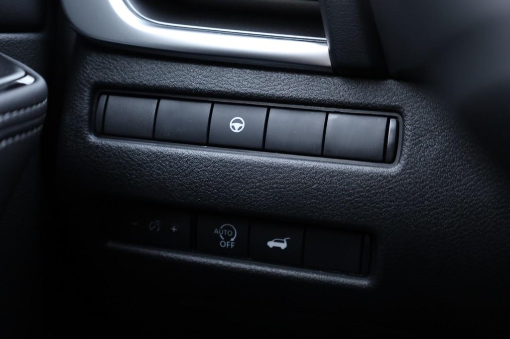 Nissan Rogue Vehicle Image 18