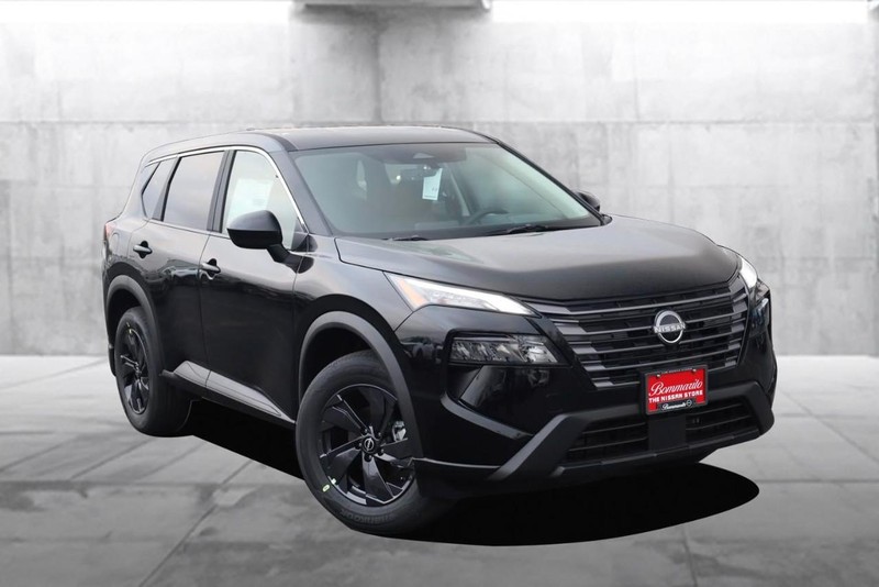 Nissan Rogue Vehicle Image 02
