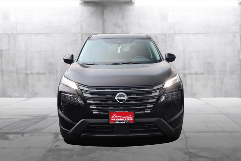 Nissan Rogue Vehicle Image 04