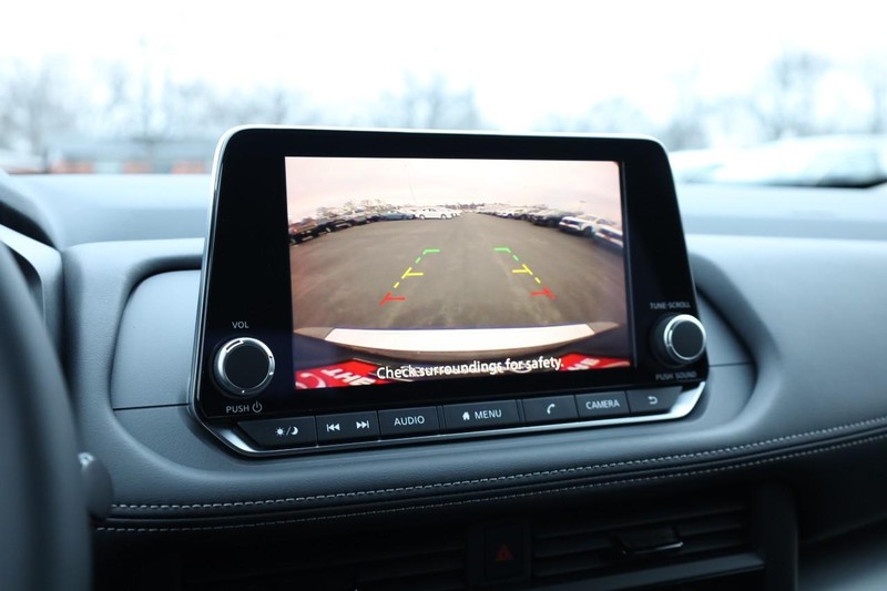 Nissan Rogue Vehicle Image 12