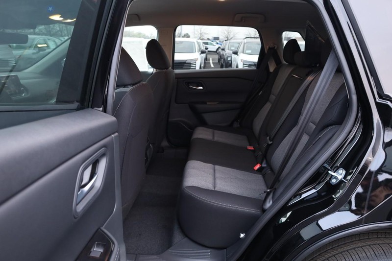 Nissan Rogue Vehicle Image 20