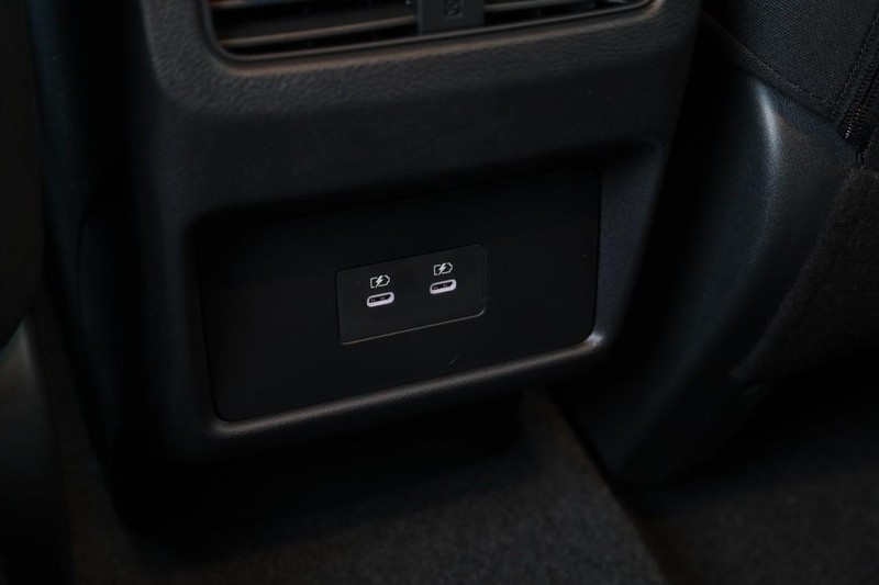 Nissan Rogue Vehicle Image 21