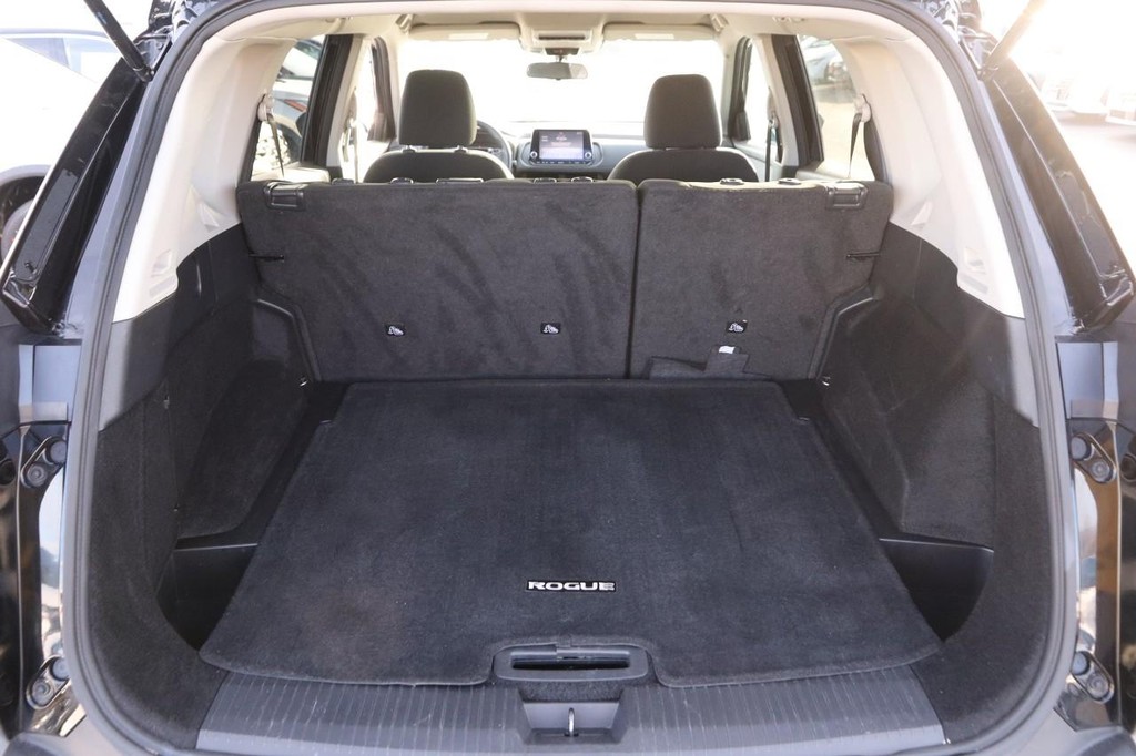 Nissan Rogue Vehicle Image 07