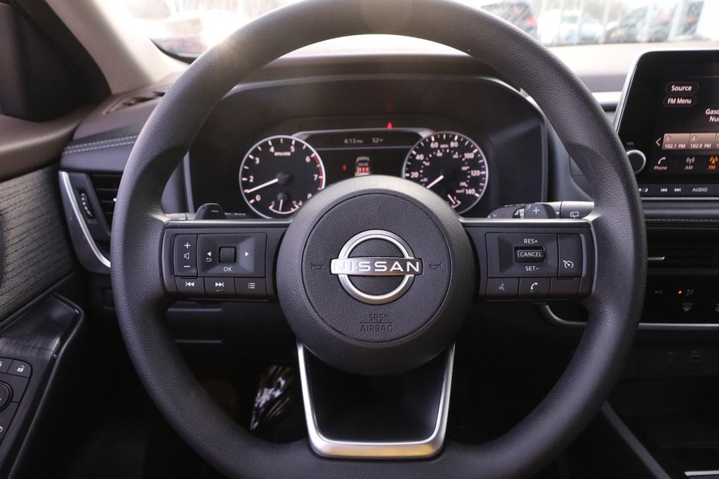 Nissan Rogue Vehicle Image 10