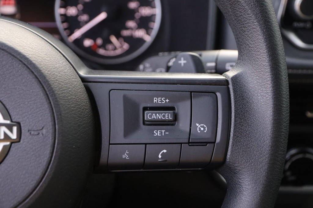 Nissan Rogue Vehicle Image 12