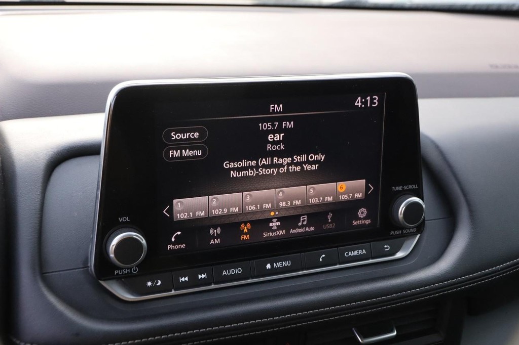 Nissan Rogue Vehicle Image 15