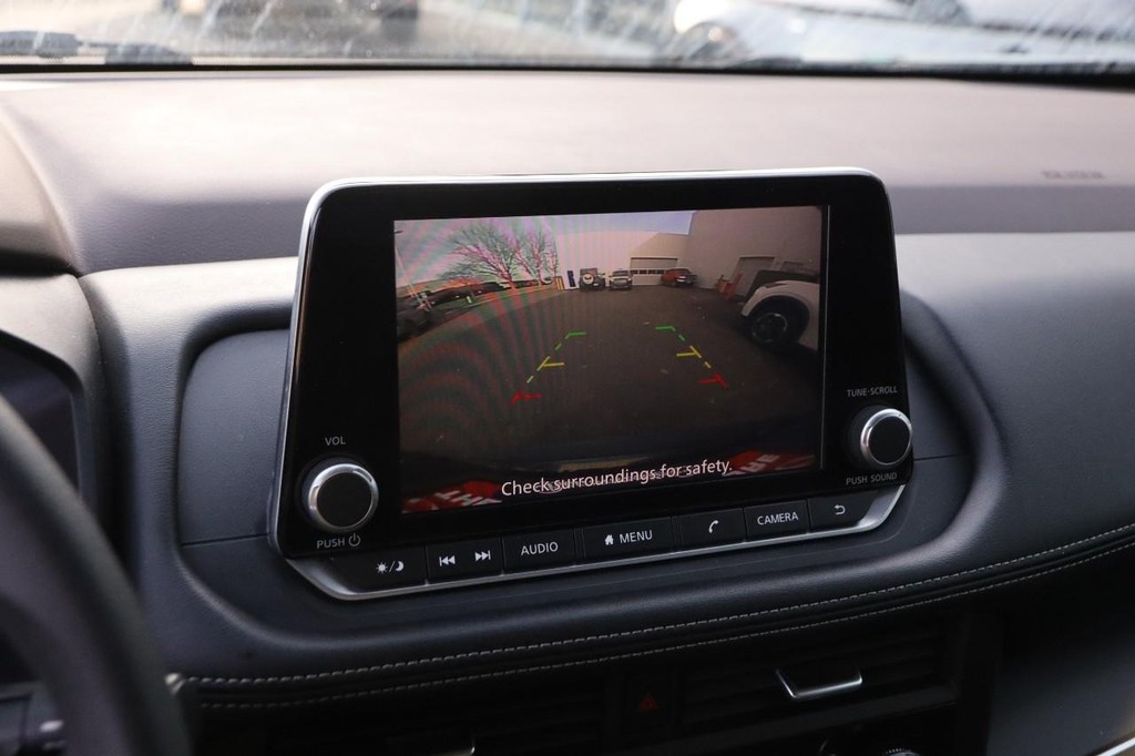 Nissan Rogue Vehicle Image 16